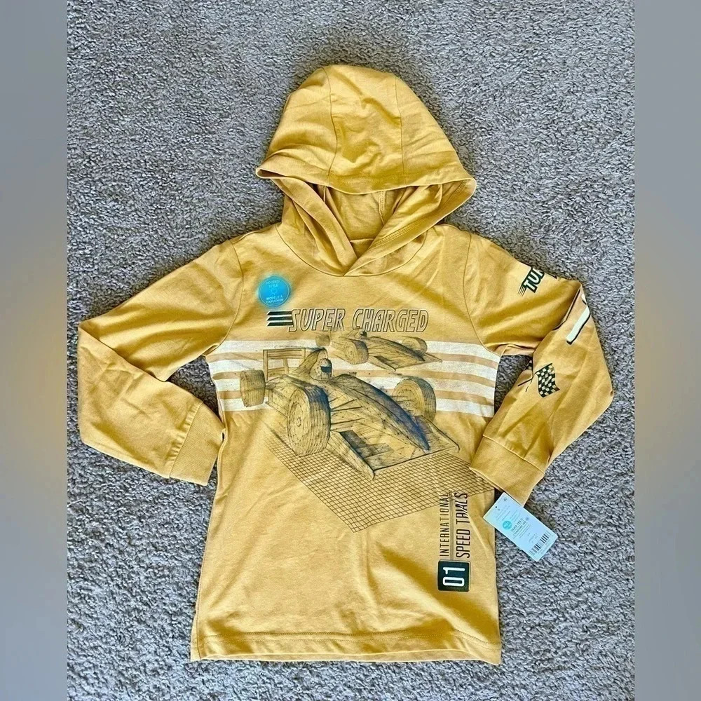 NWT Carters boys size 6 (A68)